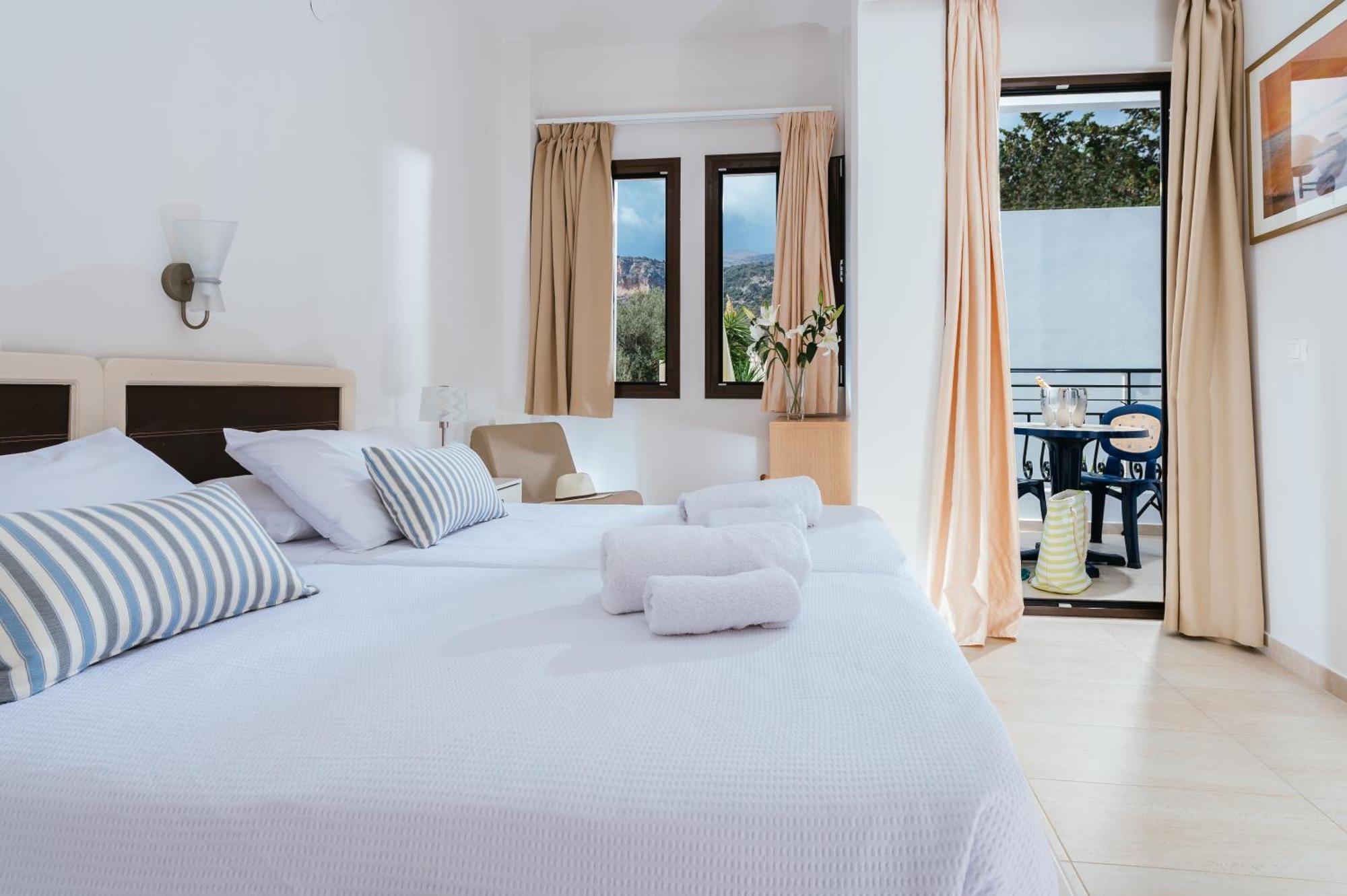 Paradise Hotel-Apartments สตาลิดา ภายนอก รูปภาพ